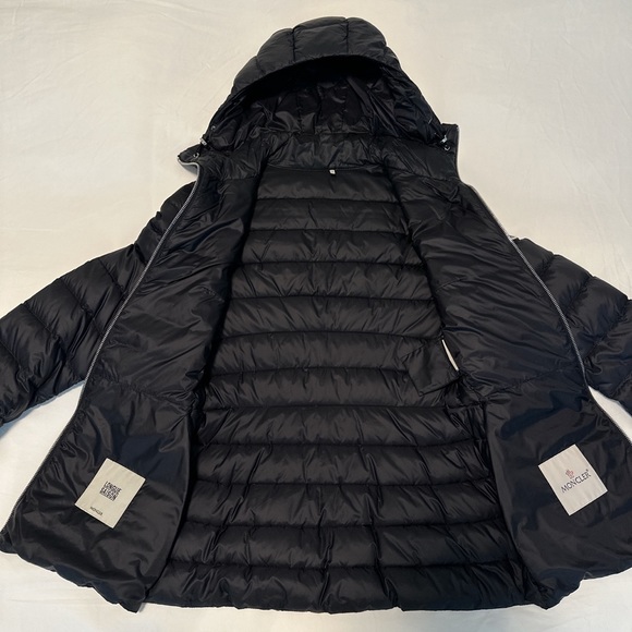 Moncler lightweight puffer jacket - Picture 2 of 4